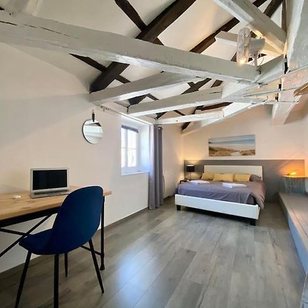 Bel Appartement - 2 Chambres - Proche Du Vieux Marche ラ・ロシェル エクステリア 写真